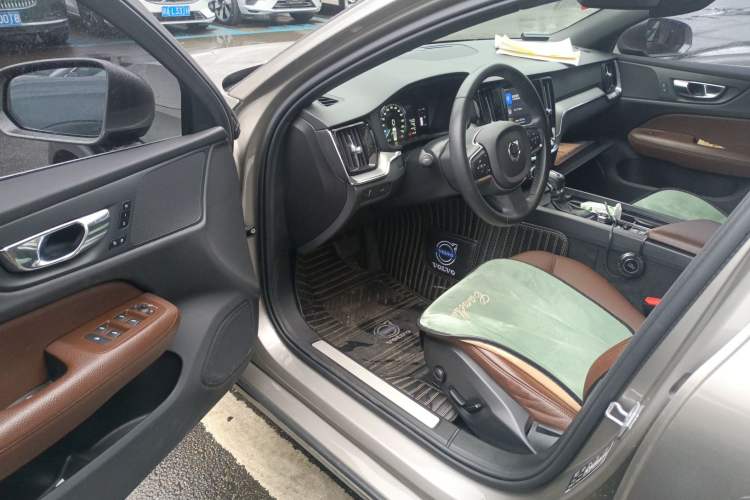 Used Volvo S60 2021 T4 Zhiyi Luxury Edition