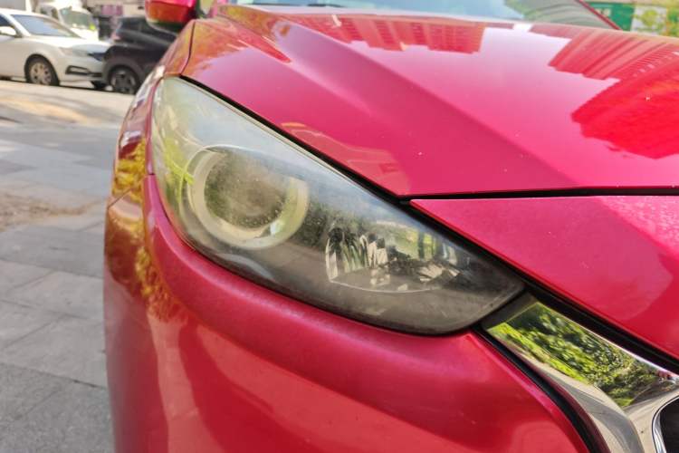 Used Mazda 3 Axela 2017 Sedan 1.5L Automatic Comfort Model Emission Standard China V
