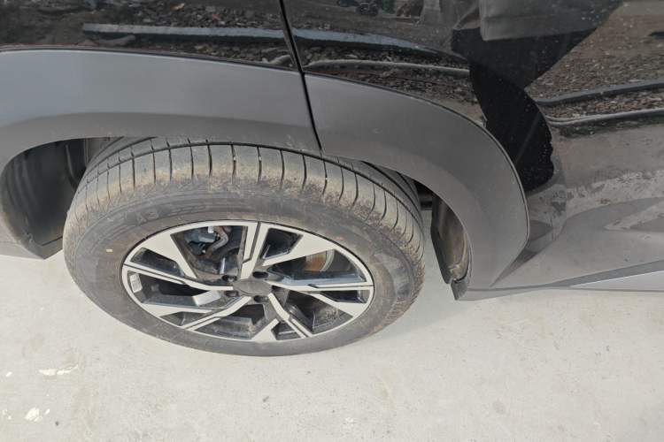 Used Geely Galaxy L7 2025 EM-i 115km Long-Range Version
