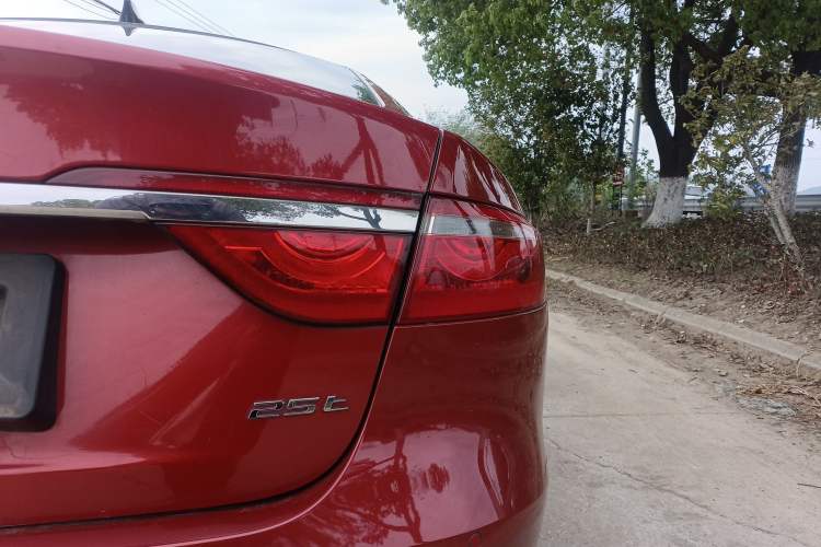 Used Jaguar XFL 2017 XFL 2.0T 240PS Luxury Edition Right Rear Taillight