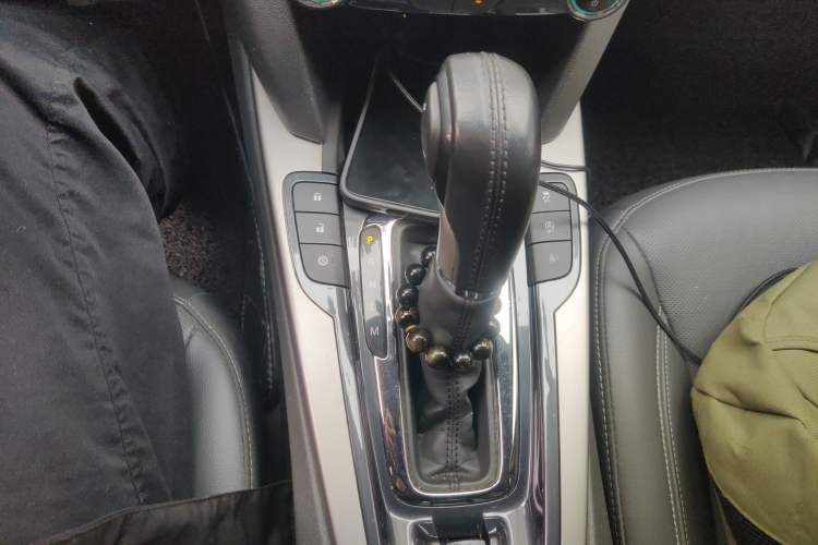 Used Chevrolet Malibu 2017 1.5T Automatic Luxury Edition Gear Lever