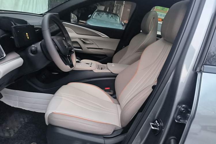 Used BYD Song Pro New Energy 2024 HONOR Edition DM-i 71KM Beyond Model Left Front Seat