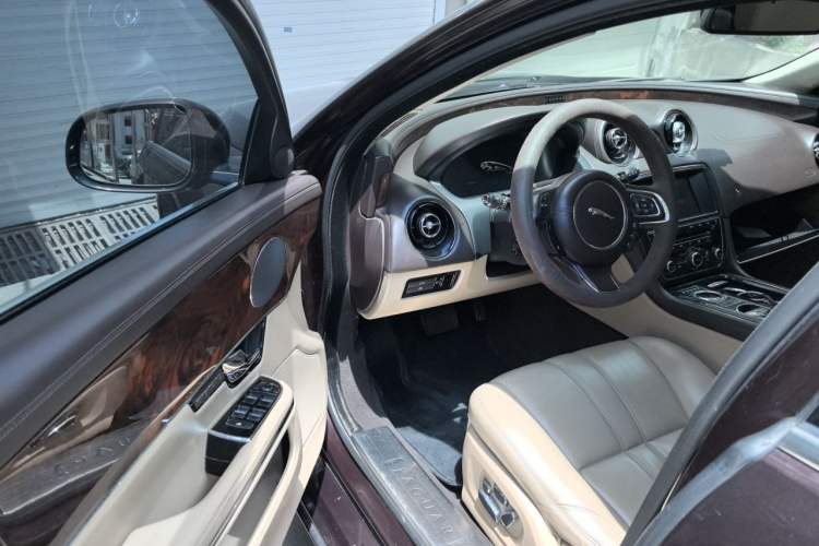 Used Jaguar XJ 2012 XJL 3.0 Panoramic Business Edition
