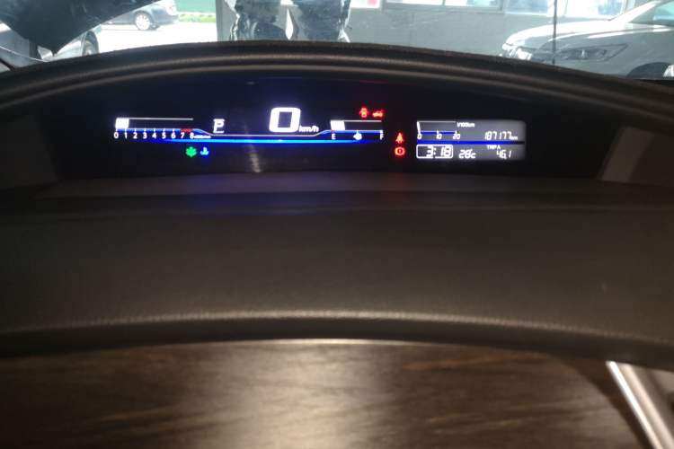 Used Honda Jade 2013 1.8L automatic Comfort version 5 seats