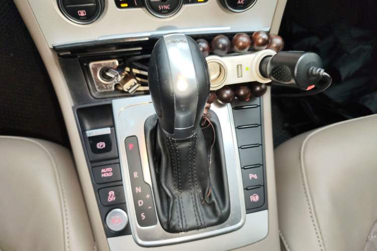 Used Volkswagen Magotan 2012 Revised Version 2.0 TSI Supreme Edition
