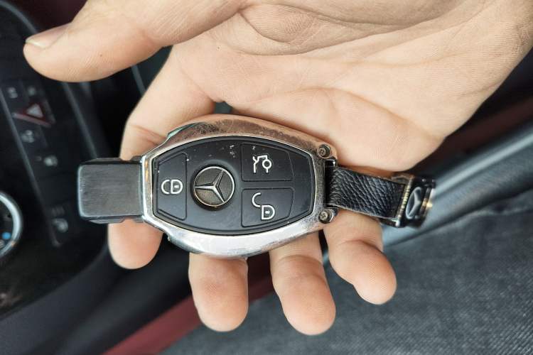 Used Mercedes-Benz R-Class 2017 R 320 4MATIC Business Edition Prestige Model