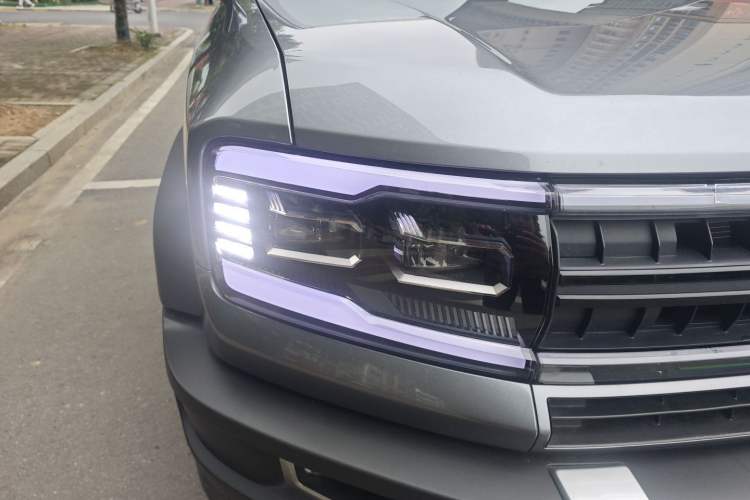 Used Formula Leopard 5 2023 Navigator Edition
