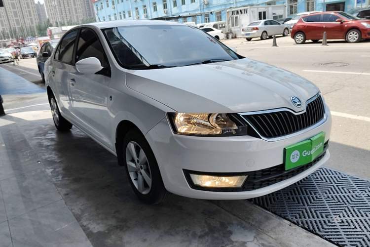 Used Skoda Rapid 2013 1.6L Automatic Smart Selection Model
