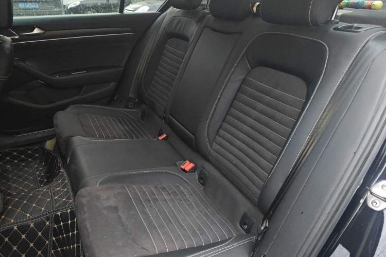 Used Volkswagen Magotan 2020 330TSI DSG Luxury Edition Left Rear Seat