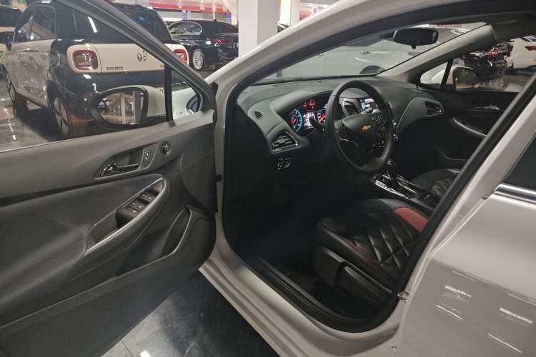 Used Chevrolet Cruze 2018 Hatchback 320 Automatic Xuanfeng Edition