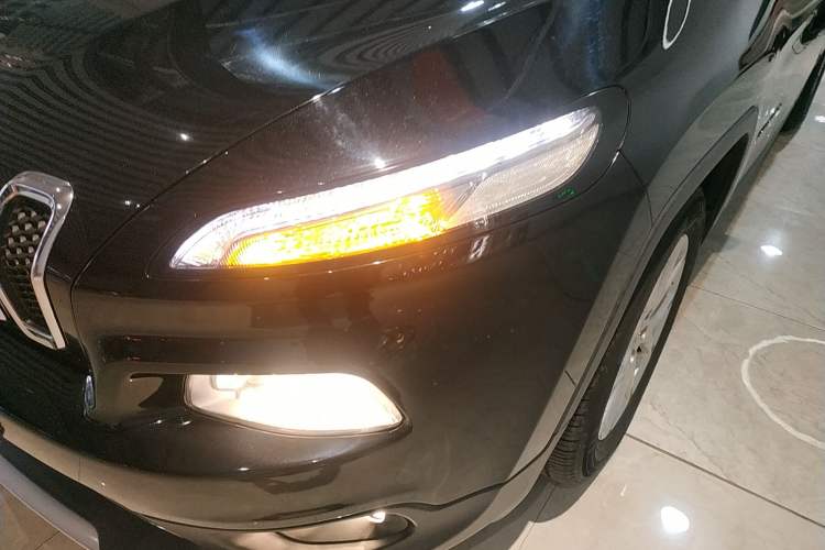 Used Jeep Cherokee 2017 2.0L Superior Edition
