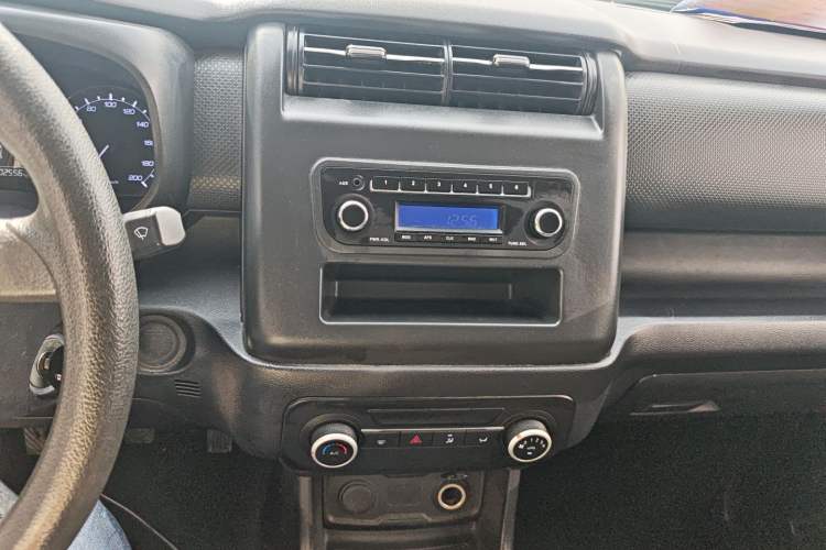 Used CHANGAN OSHAN X70A 2019 1.5L Manual Basic Version China VI Standard Audio And AC Panel