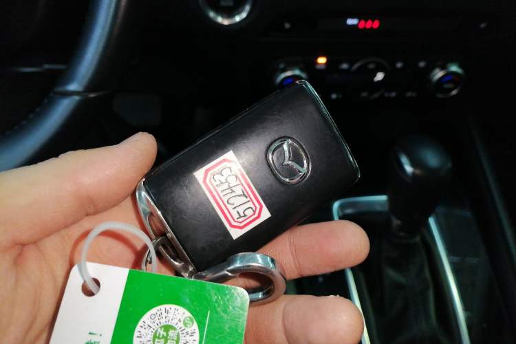 Used Mazda CX-5 2022 2.0L Automatic Two-Wheel Drive Zhiya Version Vehicle Key