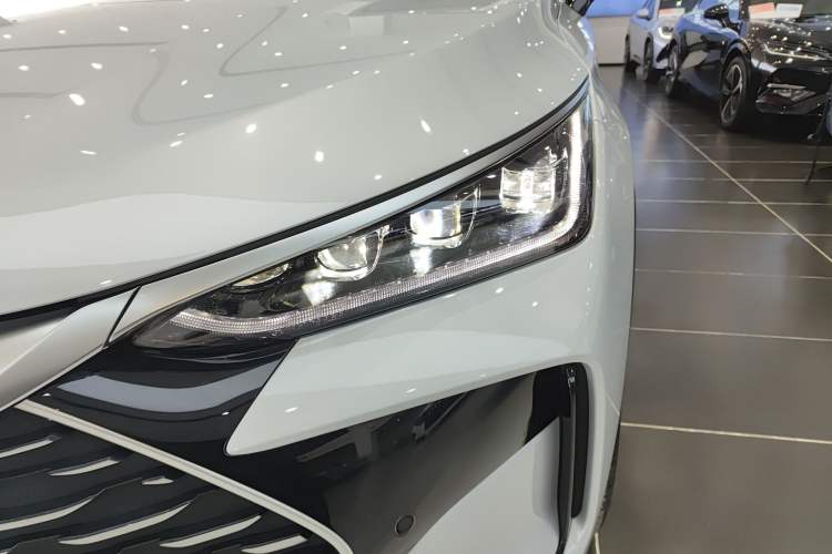 Used BYD Tang New Energy 2025 DM-i 115KM Prestige Model Left Front Headlight