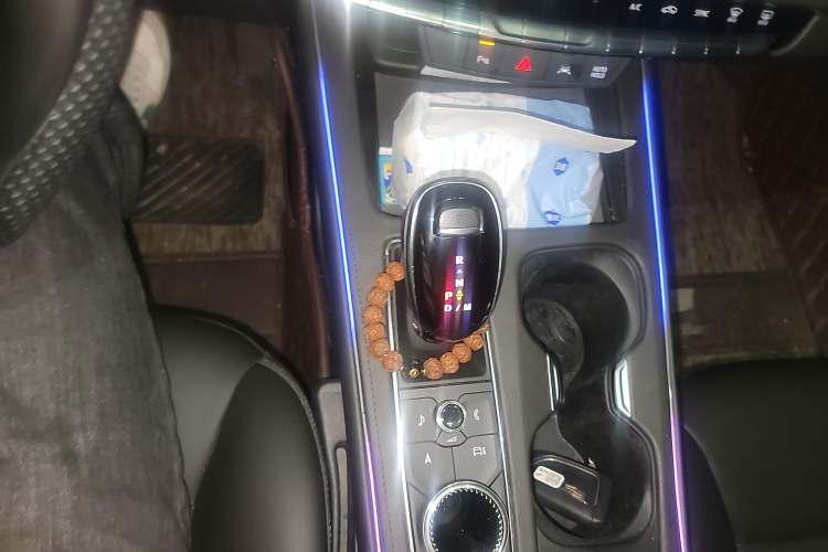 Used Cadillac XT4 2024 25T Two-Wheel Drive Fashion Edition Gear Lever