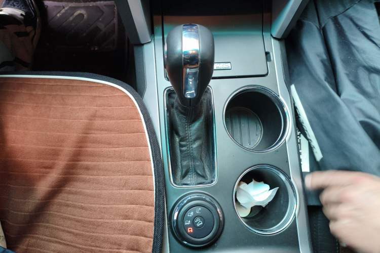 Used Ford Explorer 2013 3.5L Deluxe Model Gear Lever