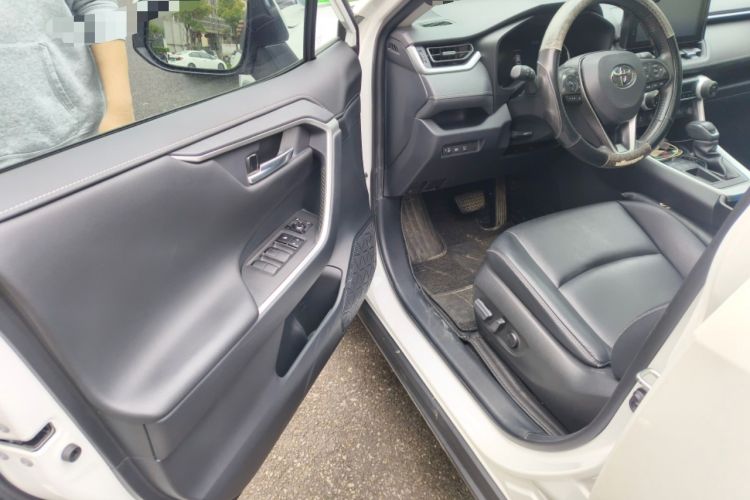 Used Toyota RAV4 2021 2.0L CVT Two-Wheel Drive Fashion PLUS Edition
