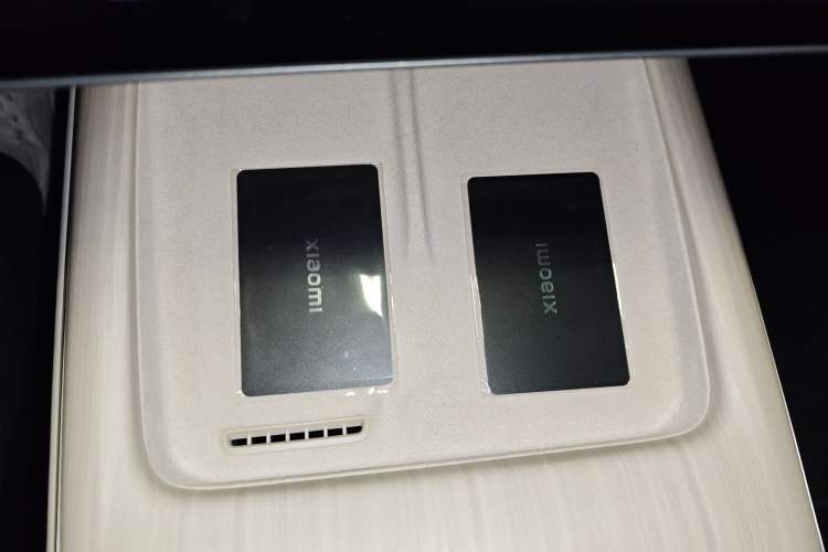 Used Xiaomi Auto SU7 2024 Four-Wheel Drive Ultra-Long Range Advanced Intelligent Driving Max Edition Vehicle Key