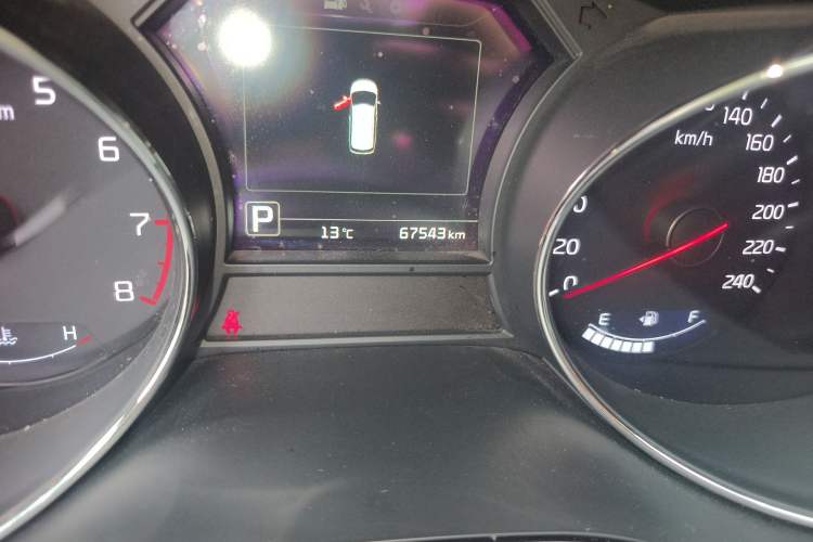 Used Kia Carnival 2015 3.3 GDI Flagship Version China V Standard Odometer Close Up