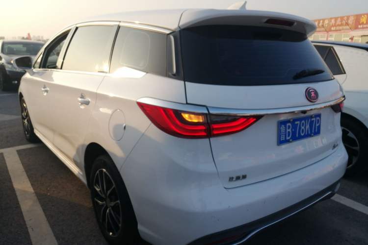 Used BYD Song MAX 2018 1.5T Automatic Smart Connect Luxury 6-Seater