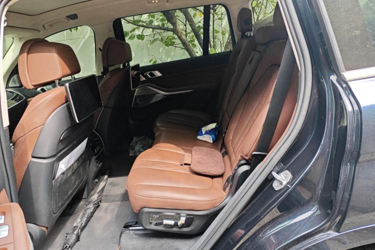 Used BMW X7 2019 xDrive40i Luxury M Sport Package Left Rear Seat