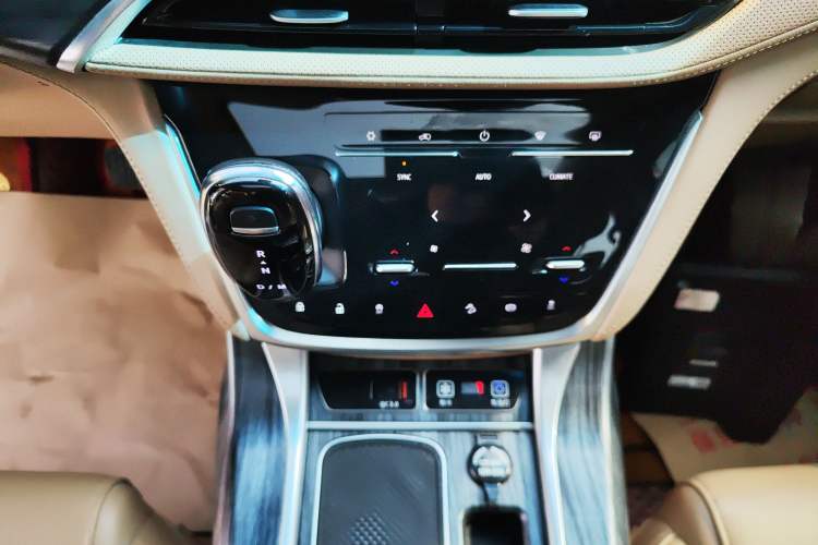 Used Buick GL8 2021 ES Landtrek 653T Luxury Model
