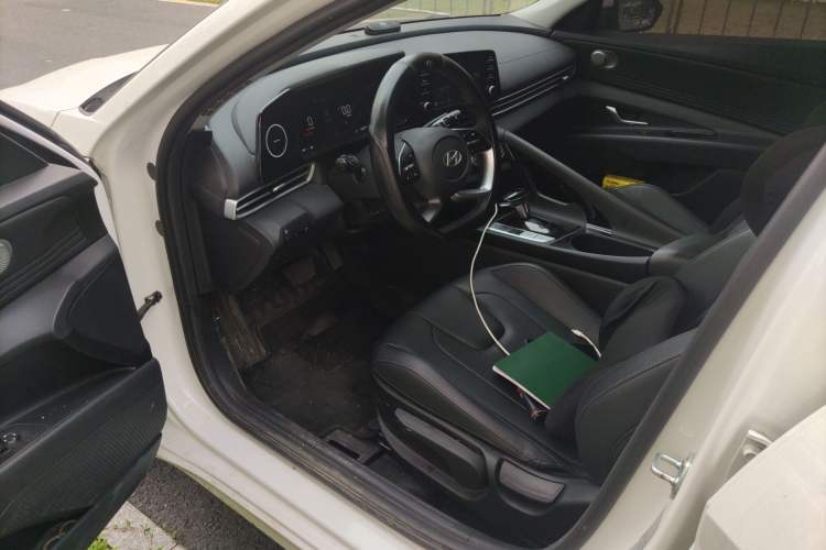 Used Hyundai Elantra 2023 1.5L CVT GLX Elite Edition Driver Seat