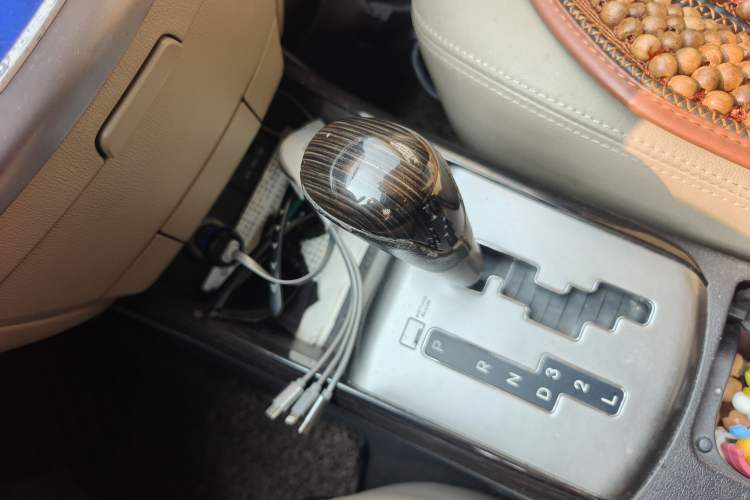 Used Hyundai Celesta 2011 1.6L Automatic Luxury Version Gear Lever