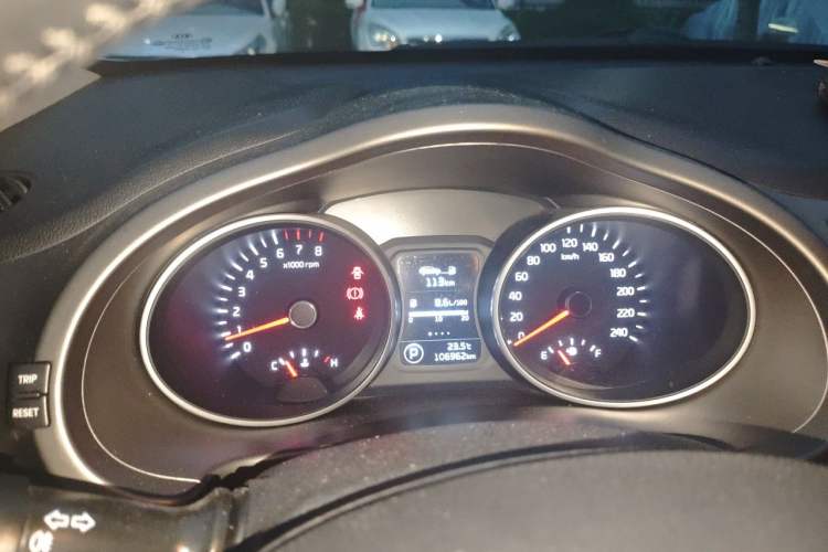 Used Kia Sportage R 2015 2.0L Automatic Two-Wheel Drive DLX Model