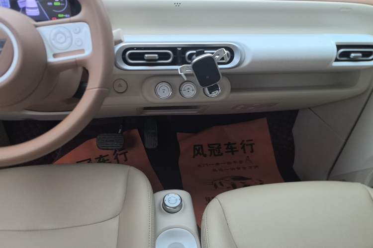 Used Wuling Hongguang MINIEV 2024 3rd Generation 215km Youth Edition Audio And AC Panel