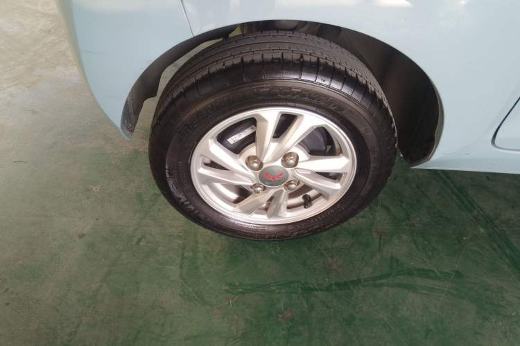 Used Wuling Hongguang MINIEV 2020 Zizai Version Lithium-NMC Right Rear Wheel Hub