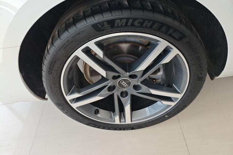 Used Audi A4L 2022 40 TFSI Luxury Dynamic Model Right Rear Wheel Hub