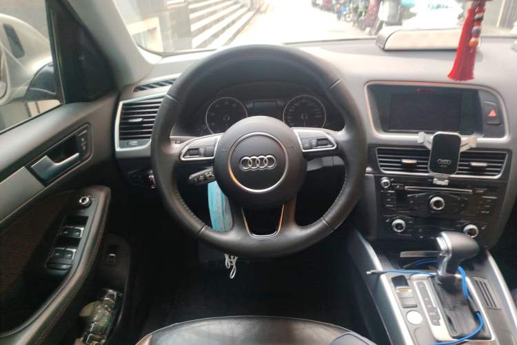 Used Audi Q5 2018 Collector's Edition 40 TFSI Technology Model
