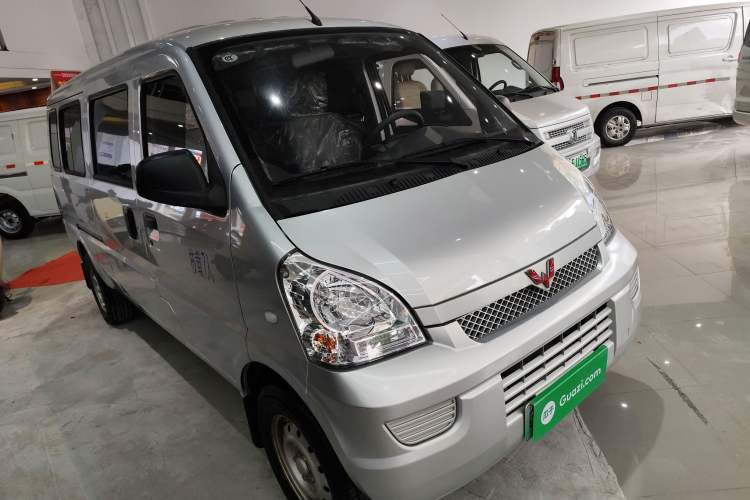 Used Wuling Rongguang EV 2022 Basic Passenger Bus Powered by Penghui Battery
