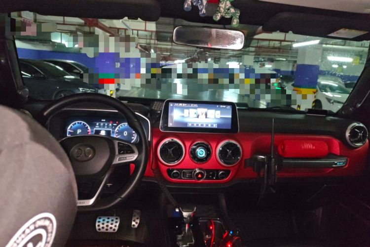 Used BAIC Off-Road BJ40 2019 2.0T Automatic Four-Wheel Drive Urban Hunter Edition Premium Model China V Emission Standard Center Console