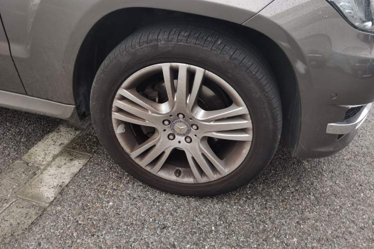 Used Mercedes-Benz GLK-Class 2013 GLK 300 4MATIC Dynamic Edition Right Front Wheel Hub