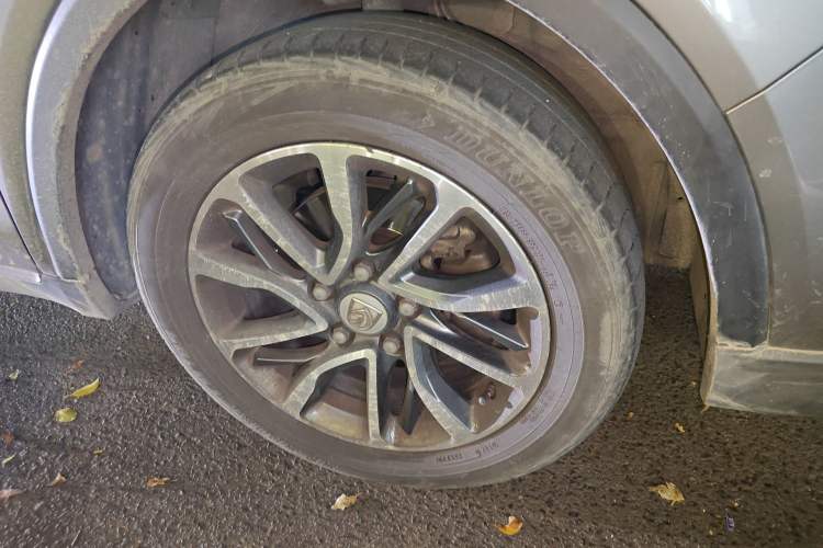 Used Baojun 730 2017 1.8L iAMT Prestige Version 7 Seats Right Front Wheel Hub