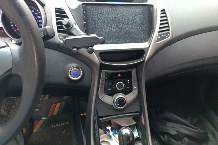 Used Hyundai Elantra (5th Generation / Langdong) 2015 1.6L Automatic Leading Model Audio And AC Panel