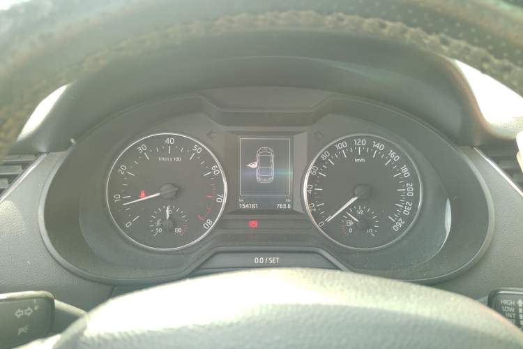 Used Skoda Octavia 2016 1.6L Manual Smart Drive Version Instrument Cluster