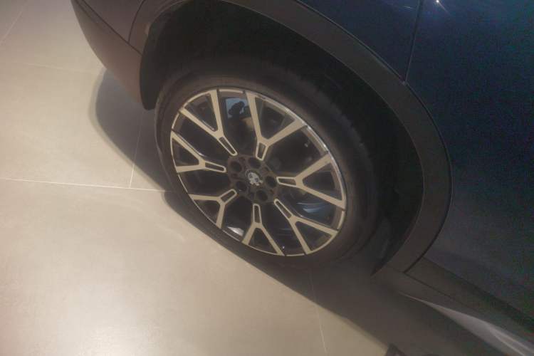 Used BMW X1 2022 xDrive25Li Luxury Model Right Rear Wheel Hub