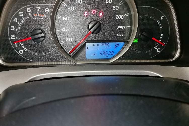 Used Toyota RAV4 2016 2.0L CVT Two-Wheel Drive Fashion Edition China V Standard
