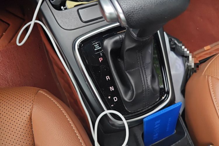 Used Kia KX Cross 2017 1.4L AT GLS Gear Lever