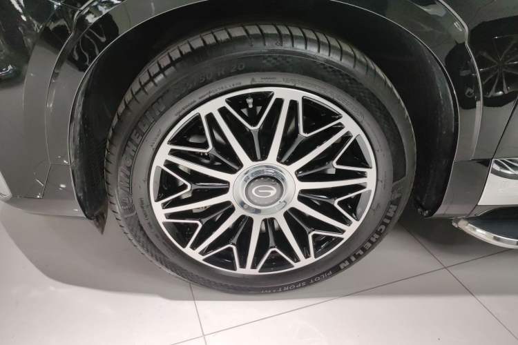 Used GAC Trumpchi ES9 2024 PHEV with 143 km Max
