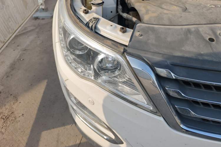 Used Baojun 560 2015 1.8L manual luxury version