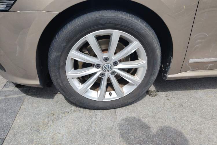 Used Volkswagen Passat 2016 280TSI DSG Prestige Edition Left Front Wheel Hub