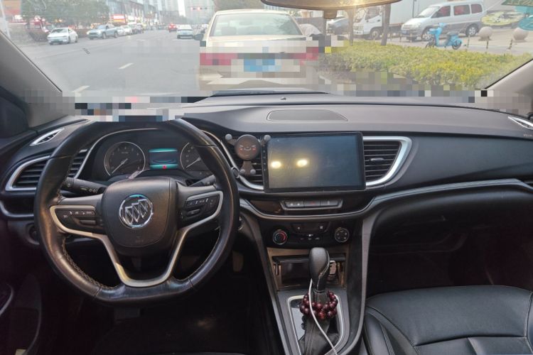 Used Buick Excelle GX 2018 18T Automatic Elite Model Center Console