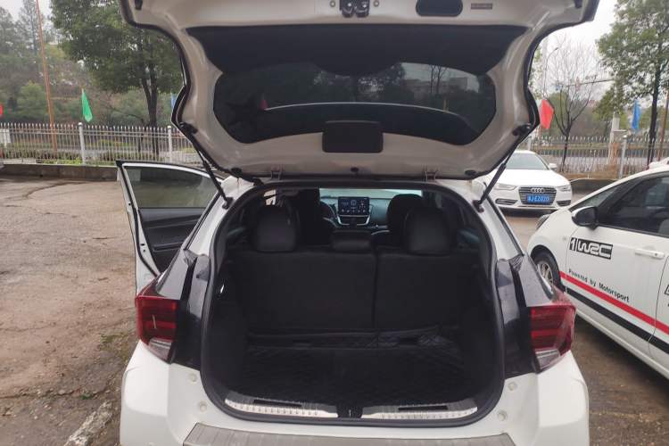 Used Toyota YARiS L Zhi Xuan 2021 X-Trail 1.5L CVT Leading Edition