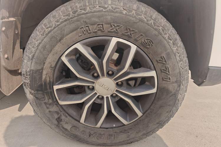 Used JMC Yuhu 7 2020 2.0T Diesel Manual Two-Wheel Drive Comfort Edition Short Wheelbase China VI Standard JX4D20A6L Right Front Wheel Hub