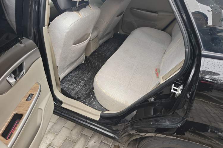 Used Buick Excelle 2015 1.5L Manual Classic Trim
