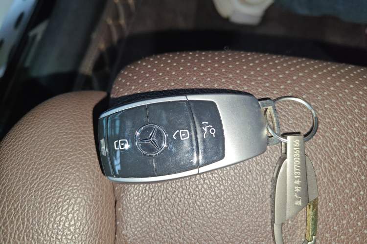 Used Mercedes-Benz GLC 2017 GLC 260 4MATIC Dynamic Edition Vehicle Key